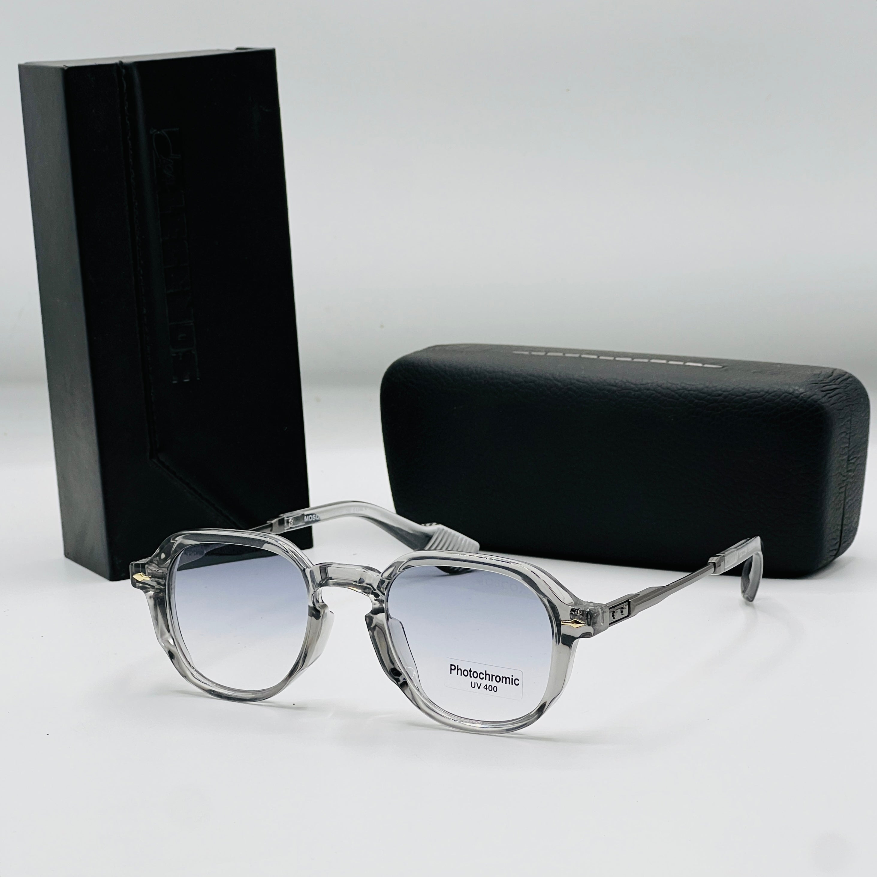 MOSCOT A