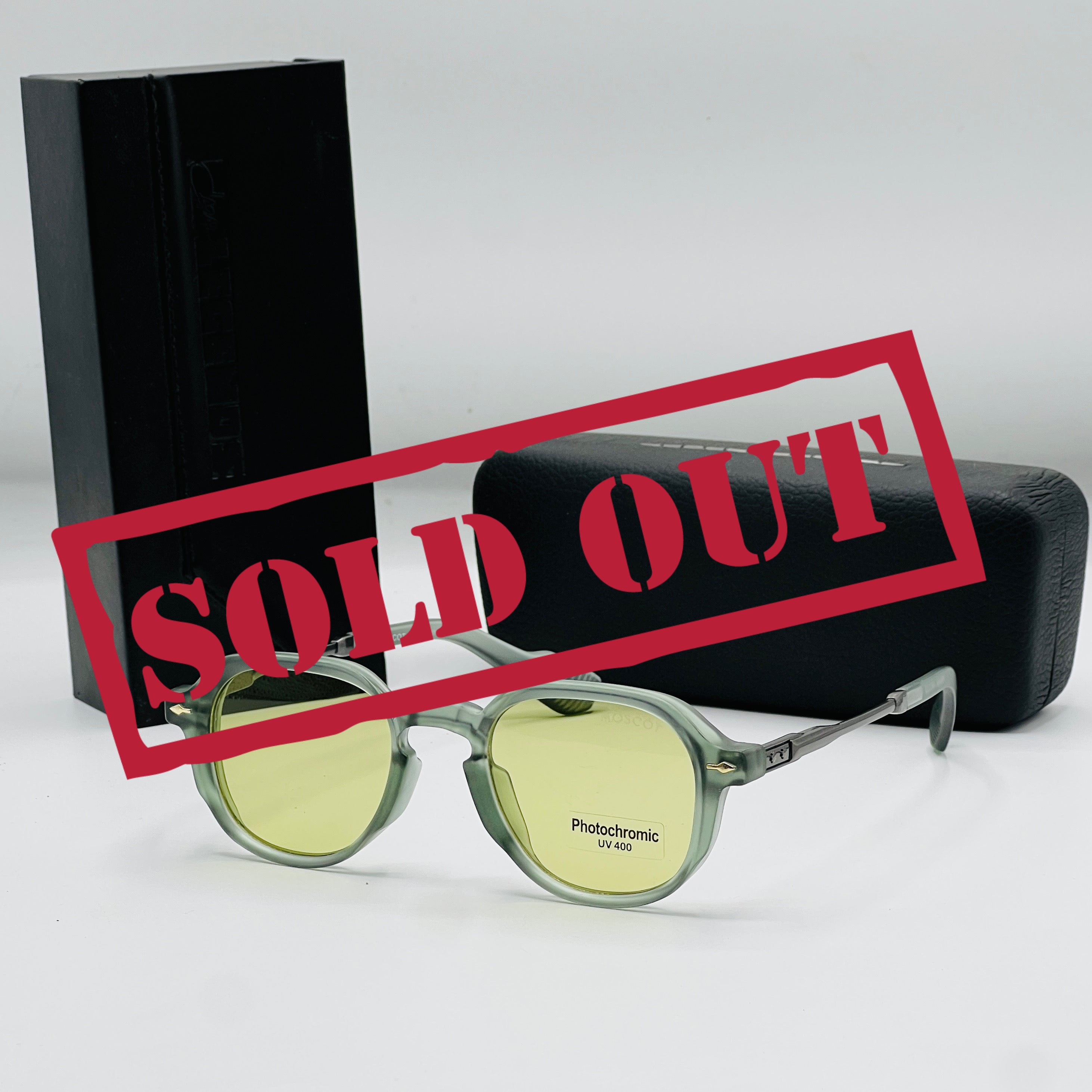 MOSCOT A