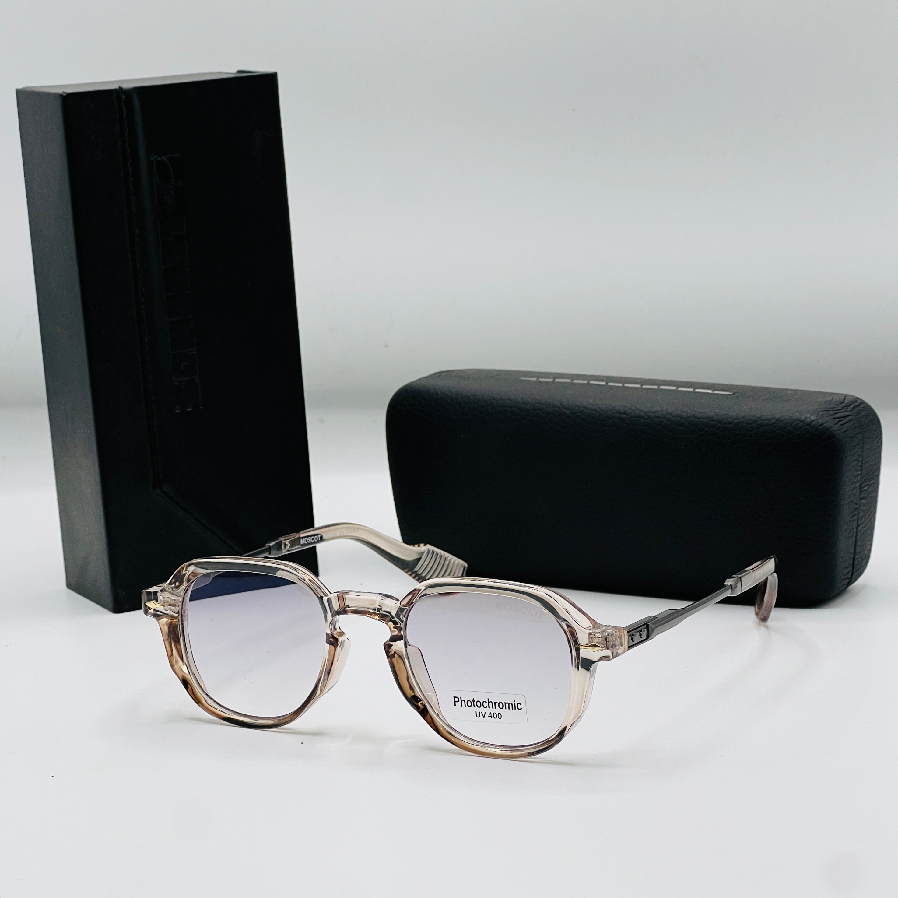 MOSCOT A